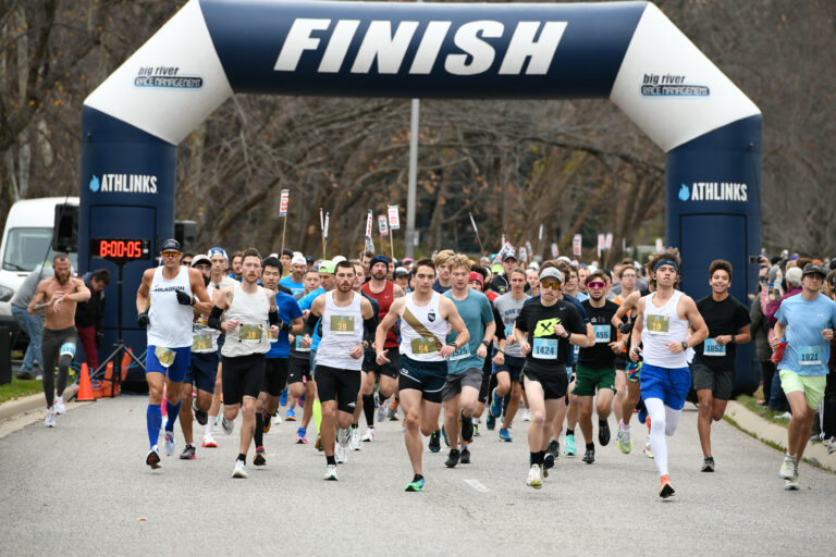 image of gobbler grind half marathon start